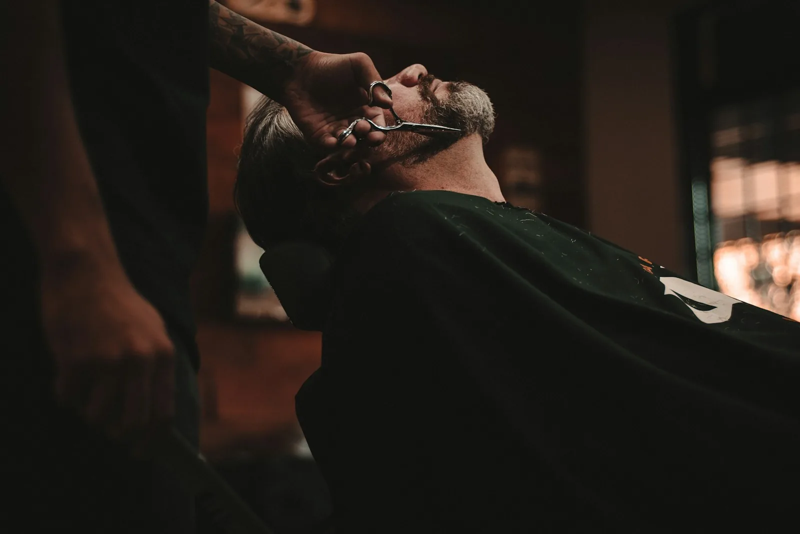 Interior da Barbearia Nobre em Alfama, Lisboa